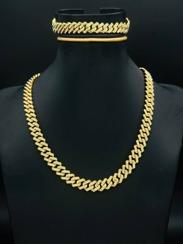 Unisex Cuban Necklace - Trending Necklace For Men And Women, Comes with Its Matching Bracelet